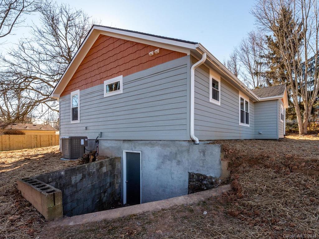 15 Lena Lane Asheville NC 28806