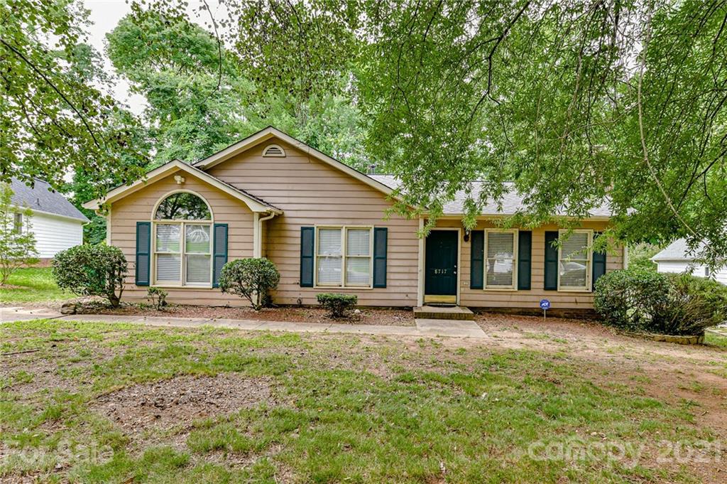 8717 Kishorn Court Charlotte NC 28215