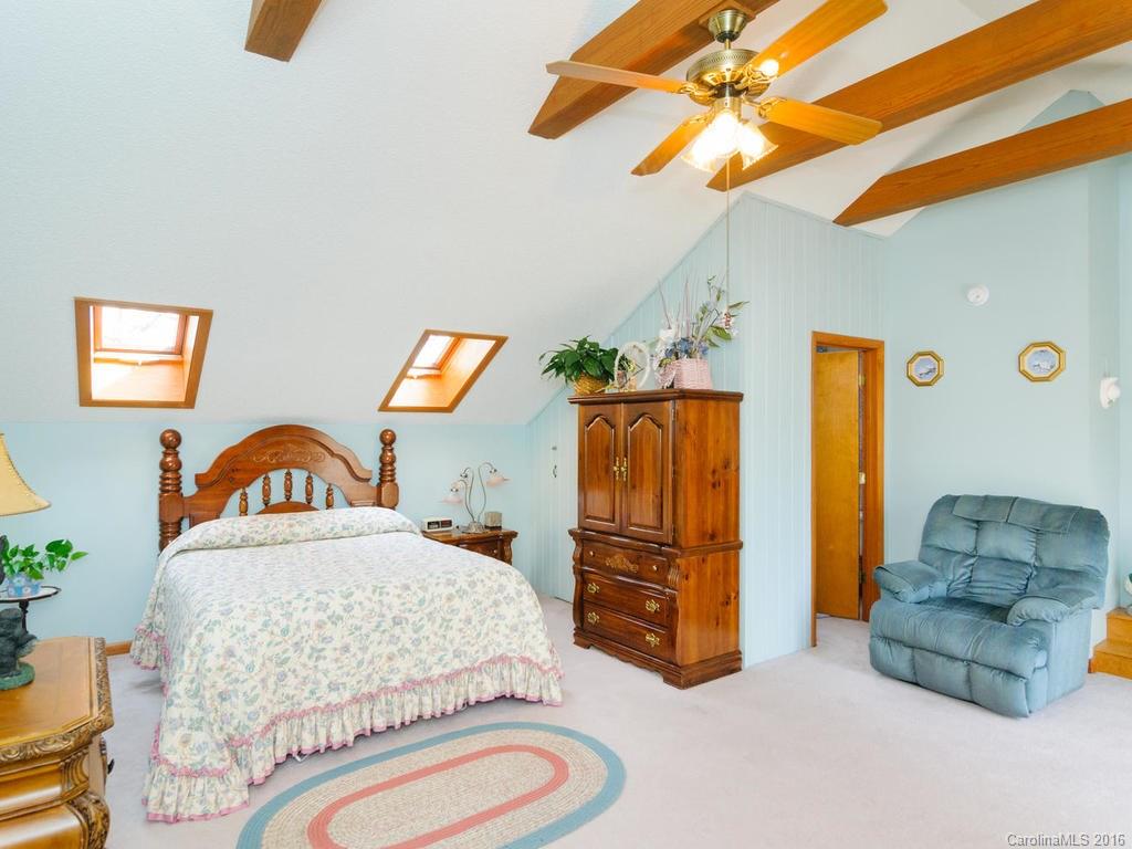 14 Oakwood Road Candler NC 28715