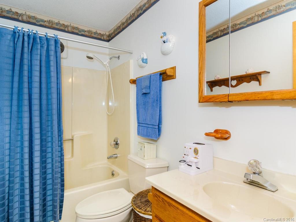 14 Oakwood Road Candler NC 28715