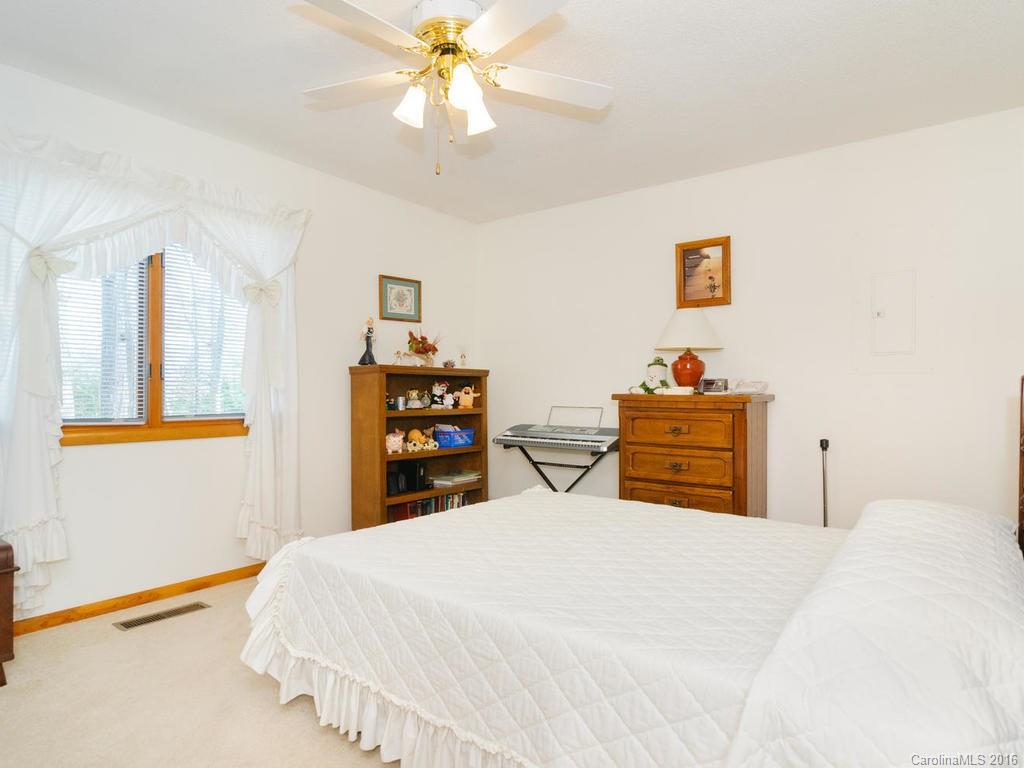 14 Oakwood Road Candler NC 28715