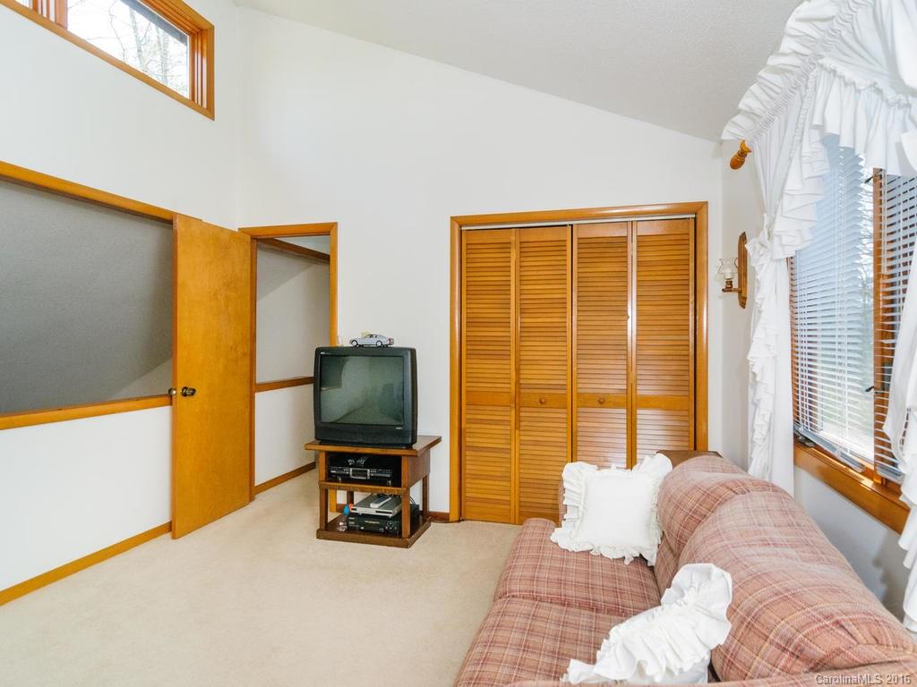 14 Oakwood Road Candler NC 28715