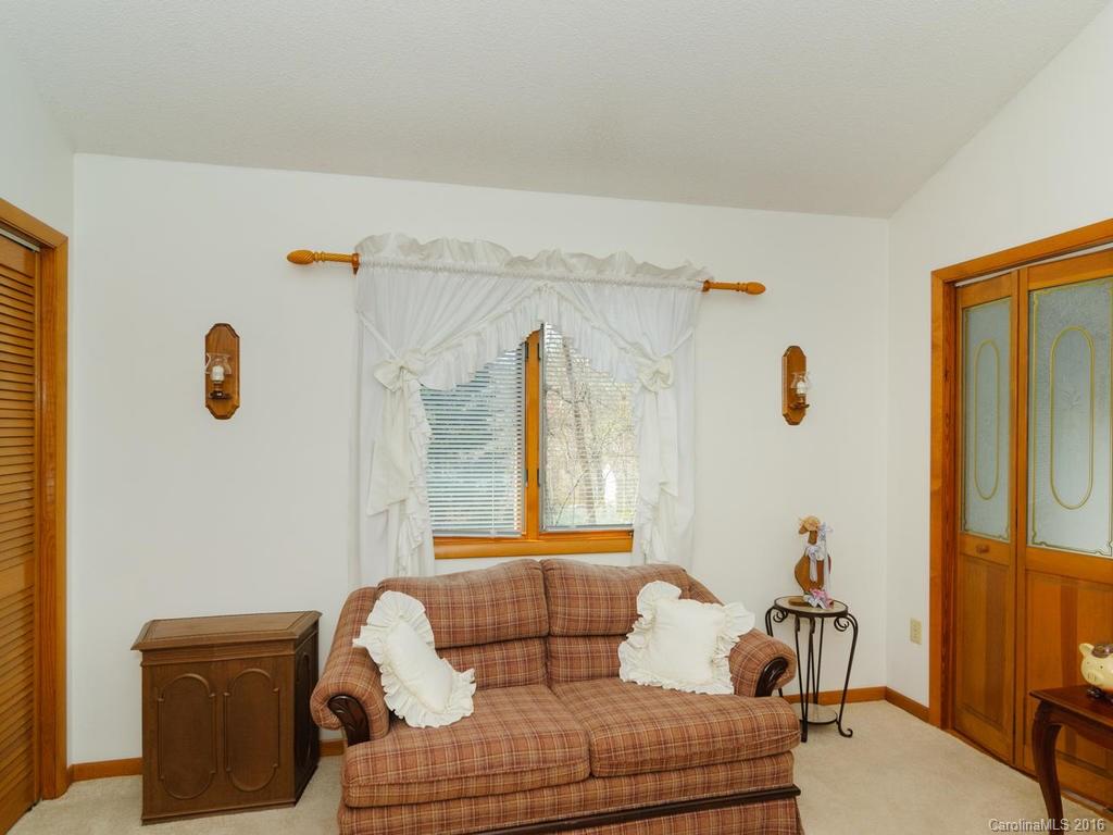 14 Oakwood Road Candler NC 28715