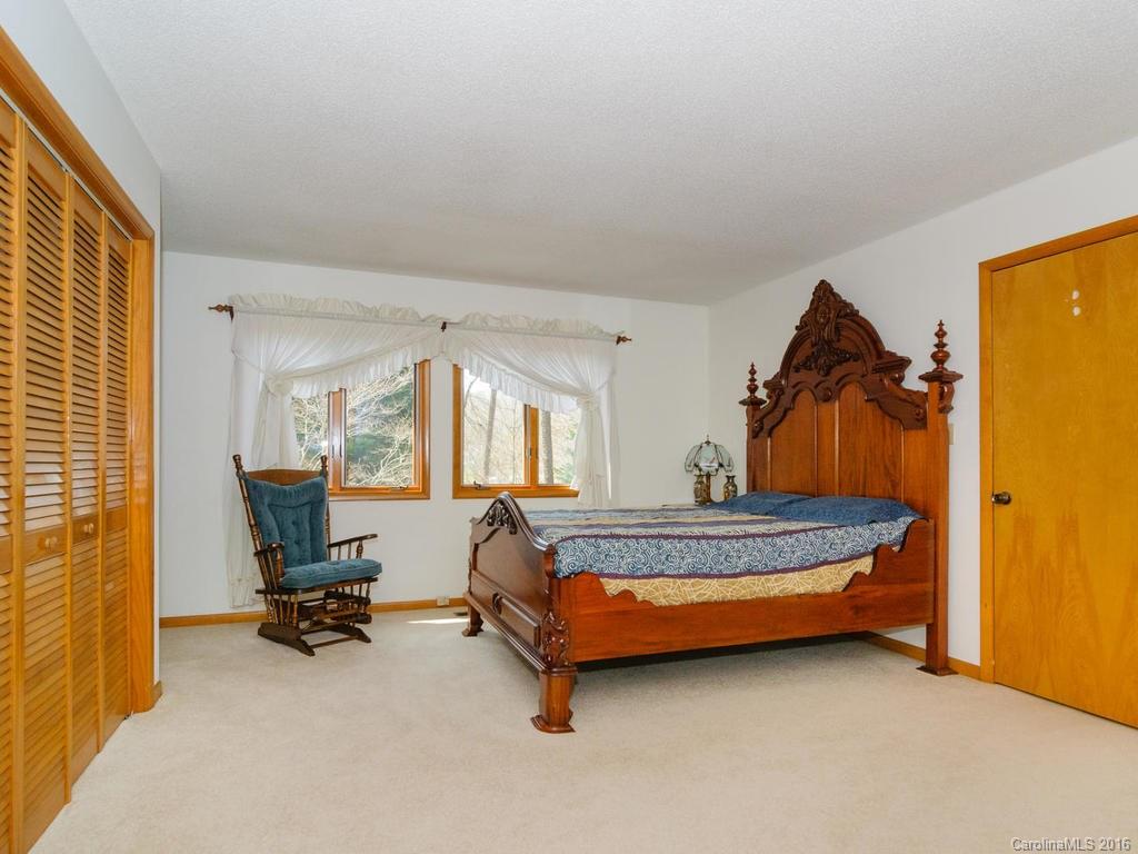 14 Oakwood Road Candler NC 28715