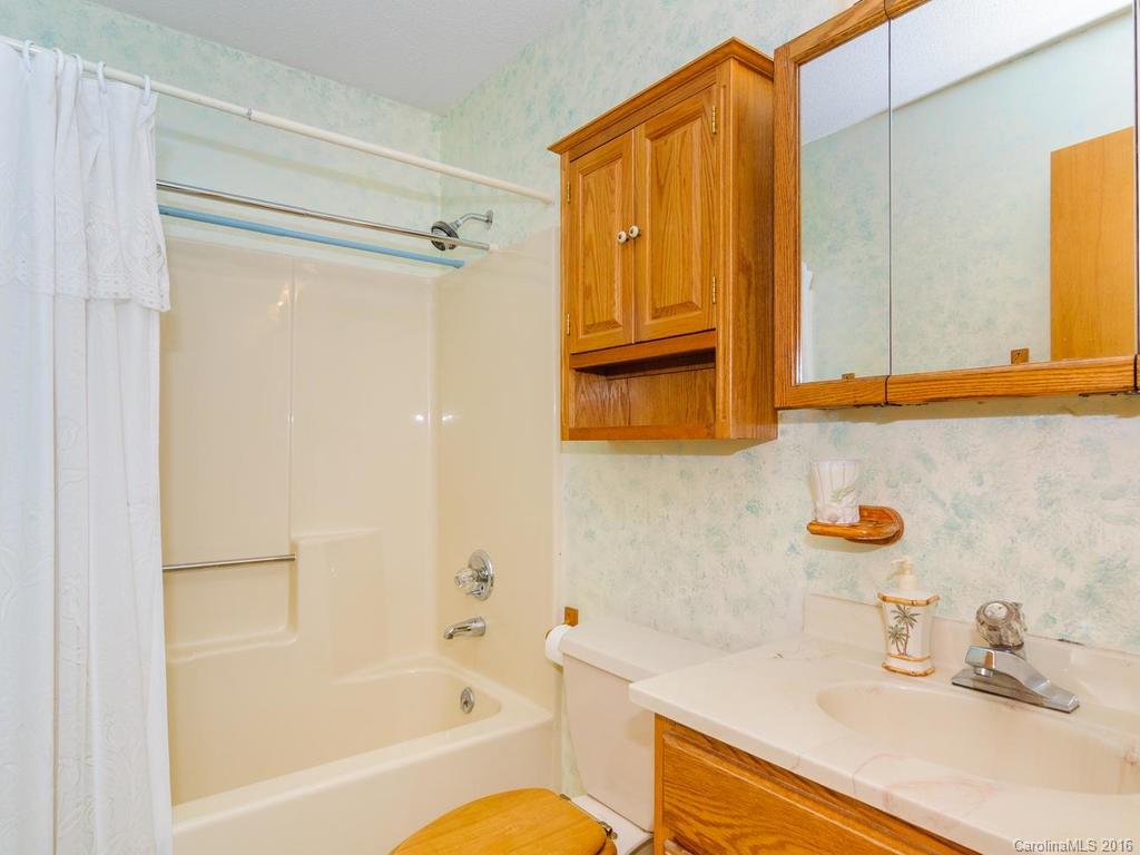 14 Oakwood Road Candler NC 28715