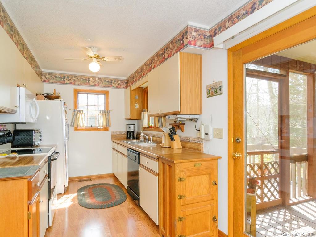14 Oakwood Road Candler NC 28715