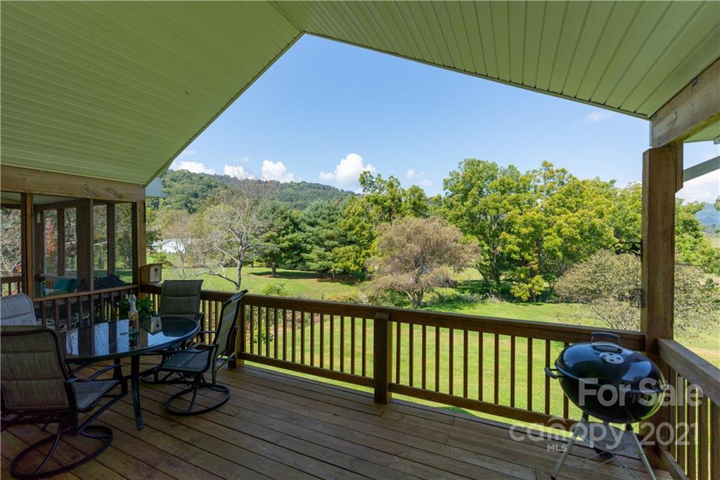 2 Coyote Hollow Road Waynesville NC 28785