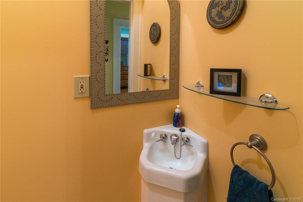 25 Buckingham Court Asheville NC 28803