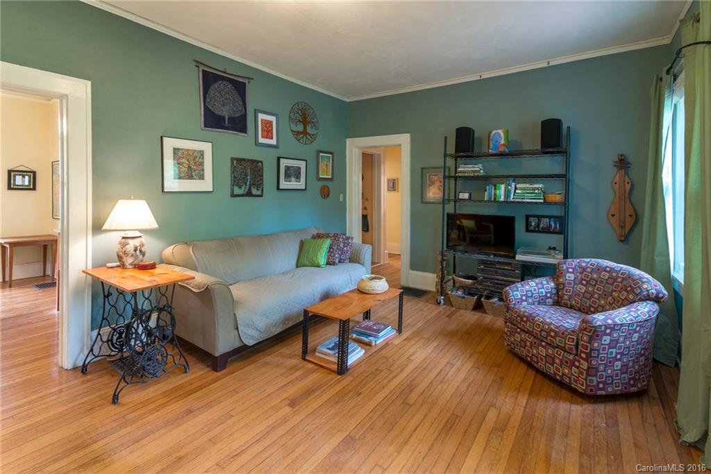 25 Buckingham Court Asheville NC 28803