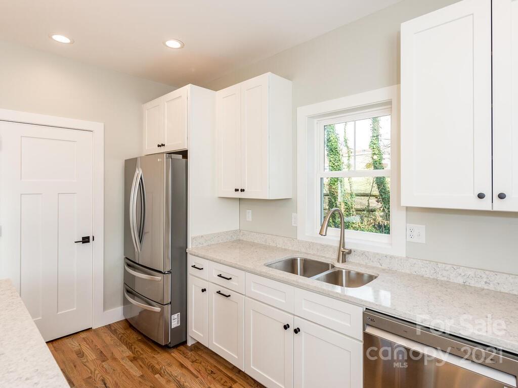 48 Clinton Avenue Asheville NC 28806