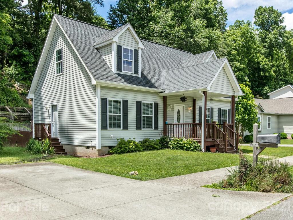 21 Grove Garden Avenue Candler NC 28715