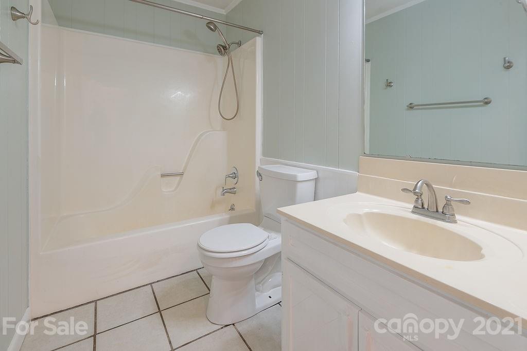 4 W Ridgeway Drive Weaverville NC 28787