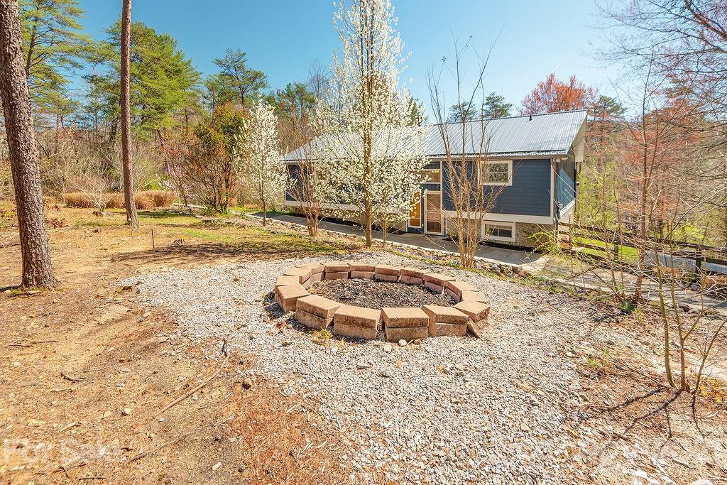 4 W Ridgeway Drive Weaverville NC 28787