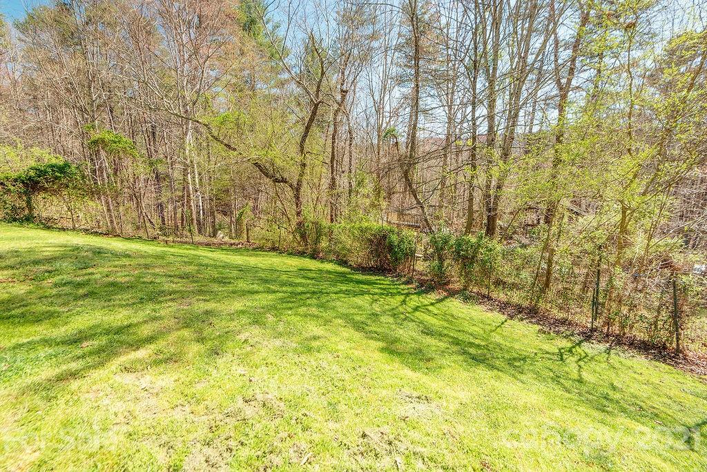 4 W Ridgeway Drive Weaverville NC 28787