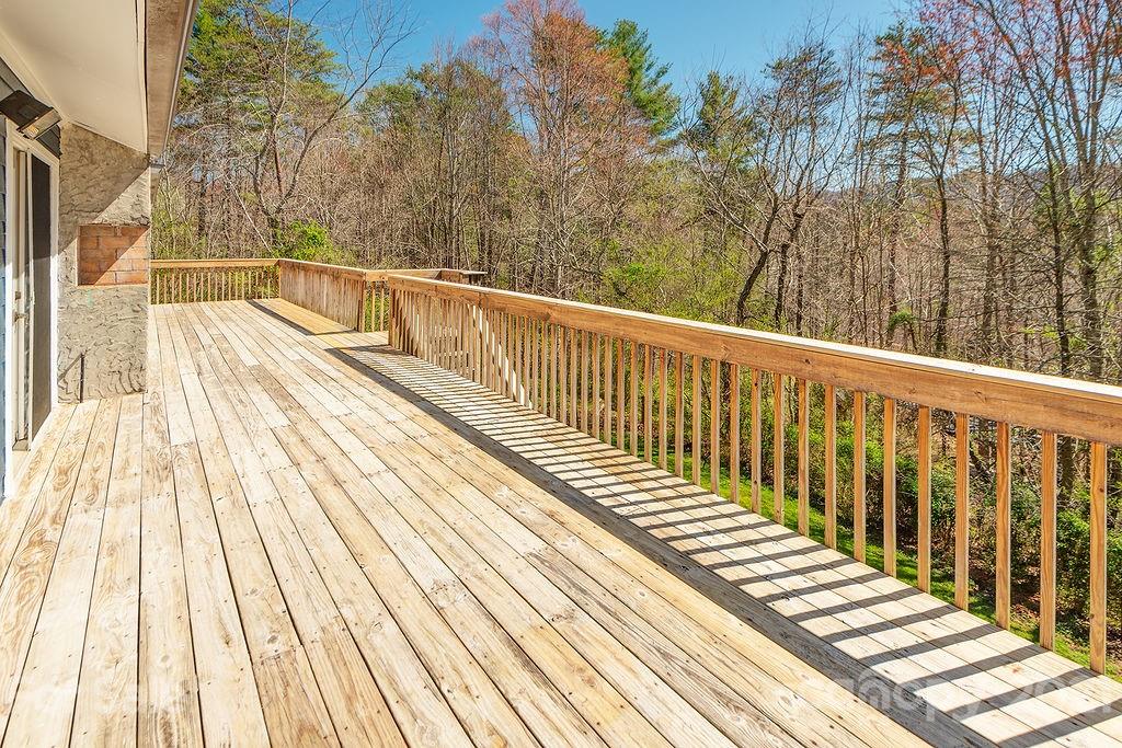 4 W Ridgeway Drive Weaverville NC 28787