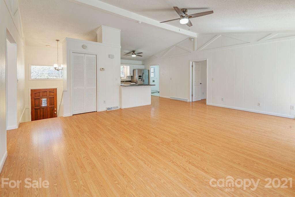 4 W Ridgeway Drive Weaverville NC 28787