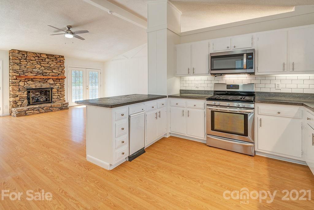 4 W Ridgeway Drive Weaverville NC 28787