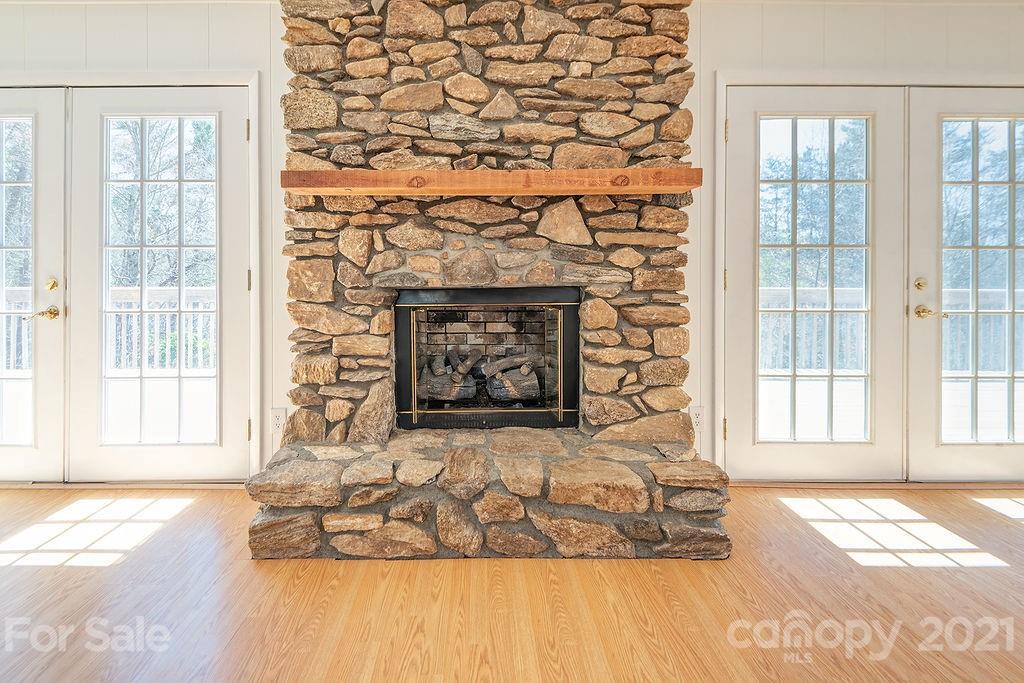 4 W Ridgeway Drive Weaverville NC 28787