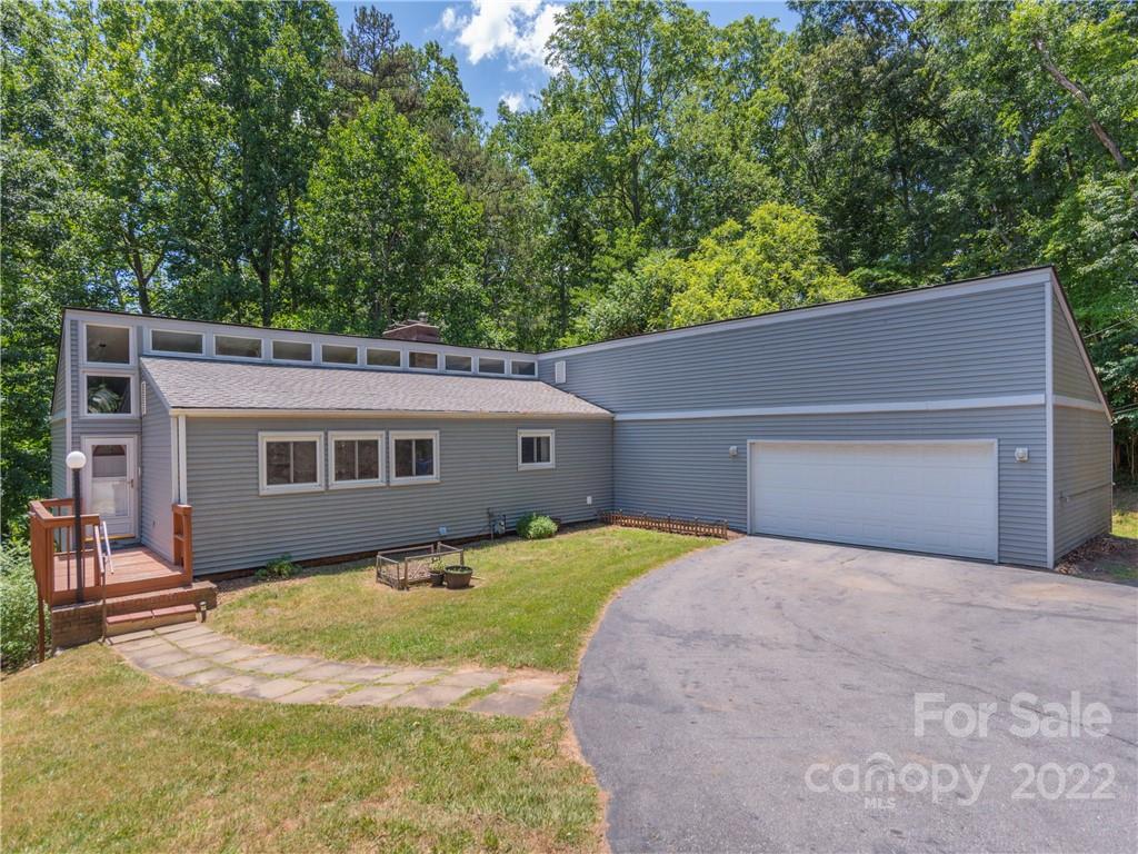 32 Woodbury Road Asheville NC 28804