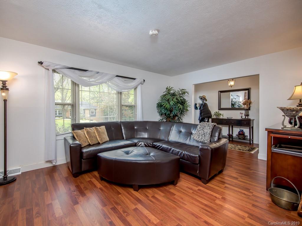 3 Wondu View Court Asheville NC 28806