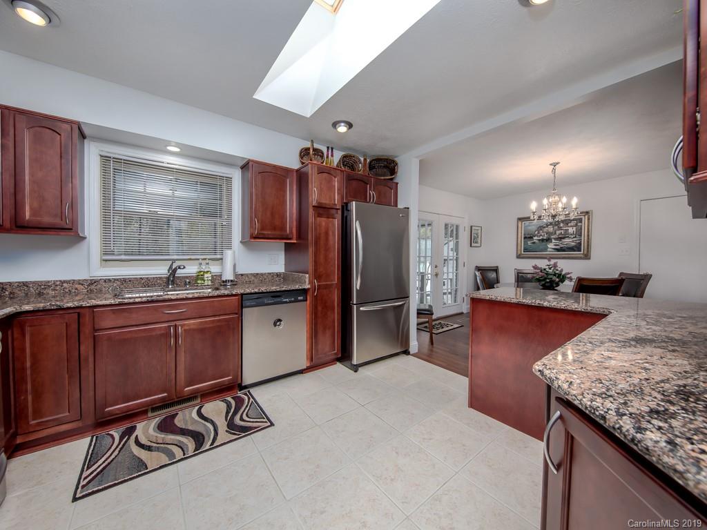 3 Wondu View Court Asheville NC 28806