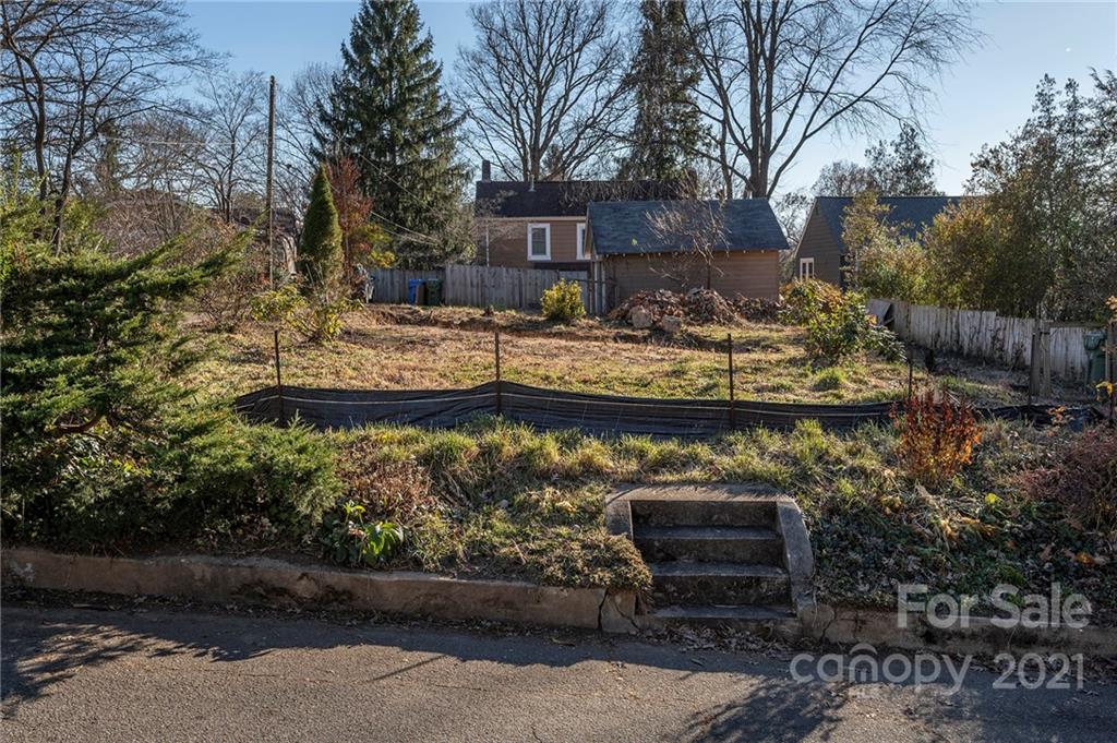 30 Buckingham Court Asheville NC 28803