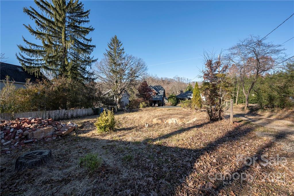30 Buckingham Court Asheville NC 28803