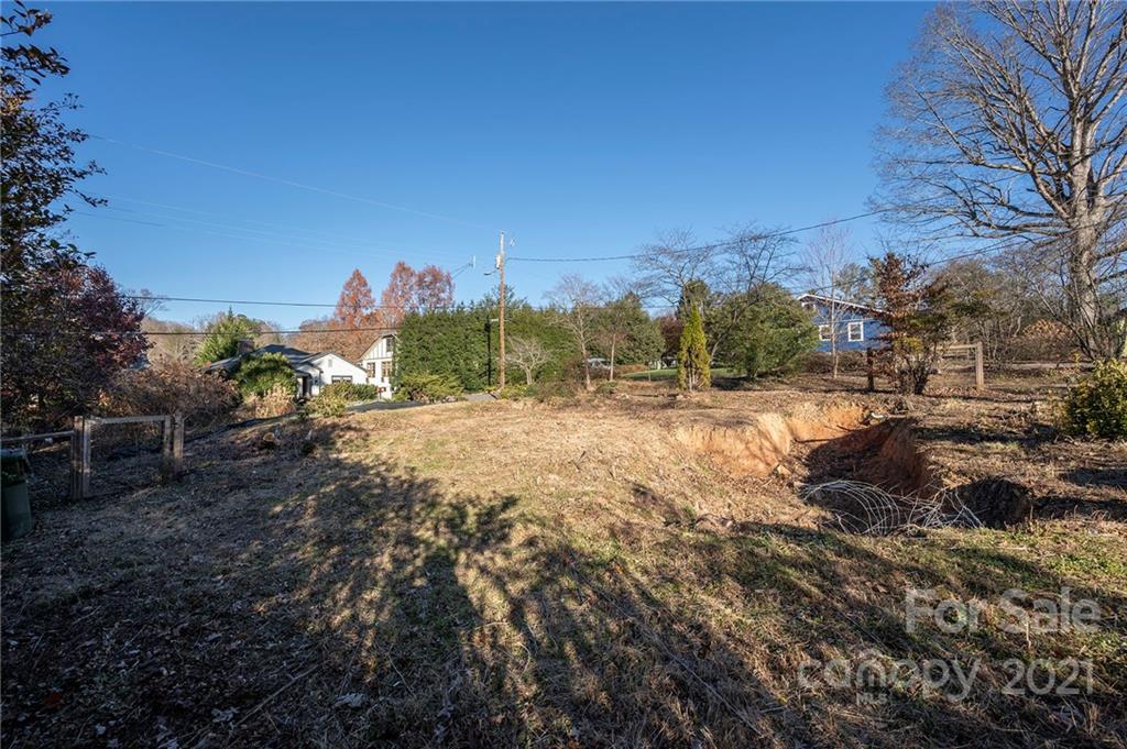30 Buckingham Court Asheville NC 28803