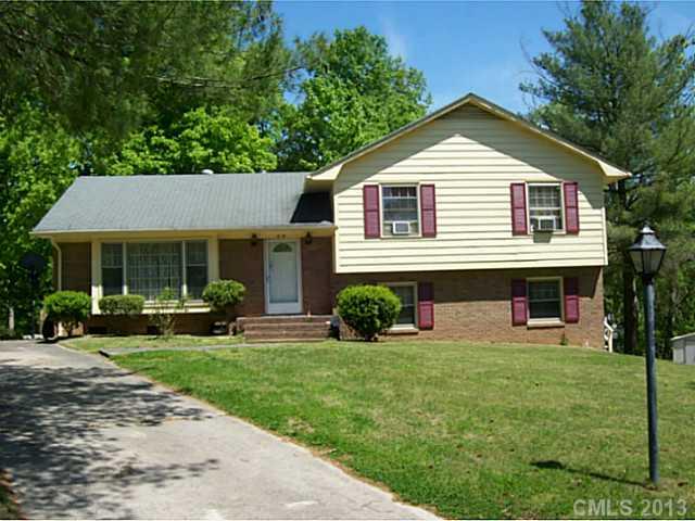 319 Oshanta Court Charlotte NC 28270