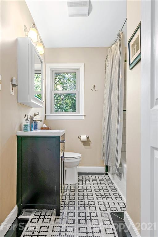 12 Von Ruck Court Asheville NC 28801