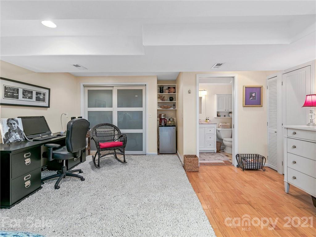 12 Von Ruck Court Asheville NC 28801