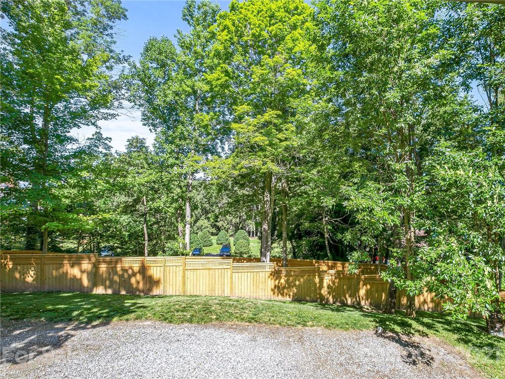 12 Von Ruck Court Asheville NC 28801