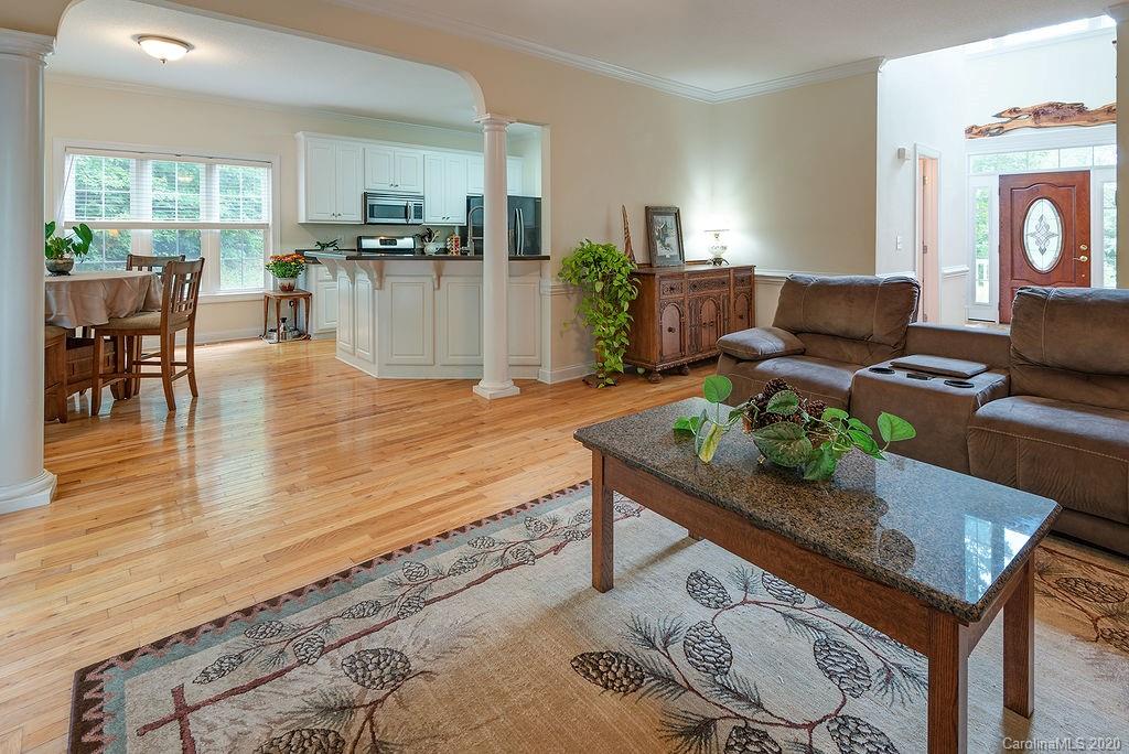 32 Lockes Lane Candler NC 28715
