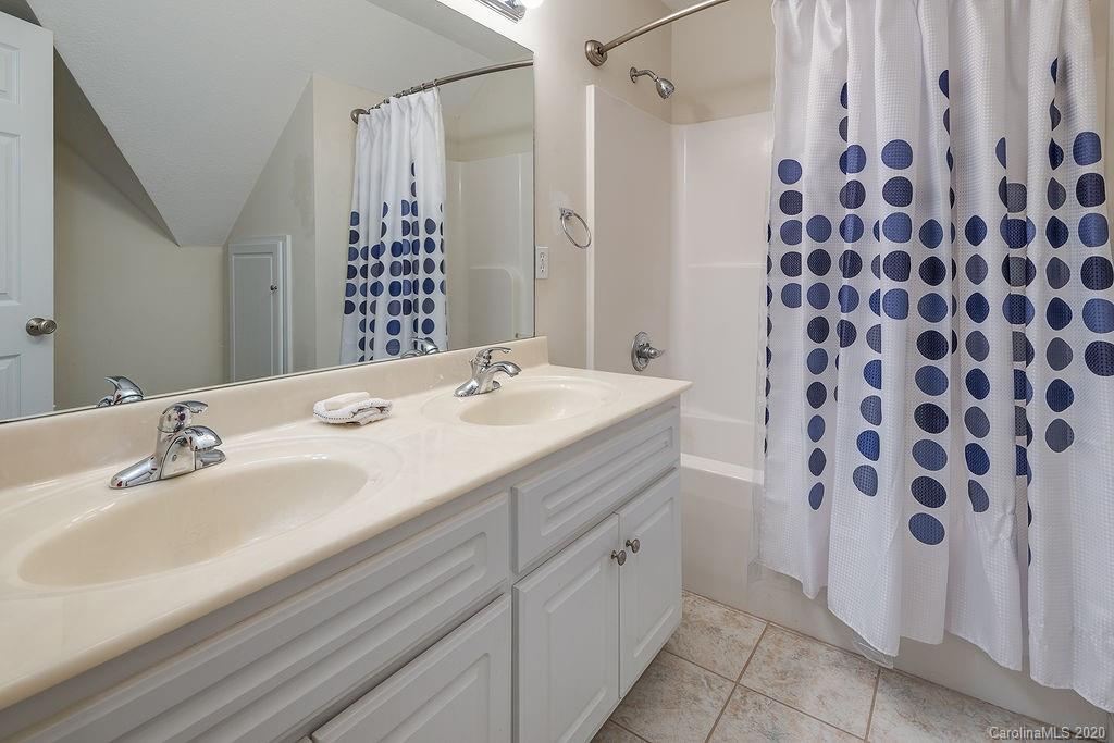 32 Lockes Lane Candler NC 28715