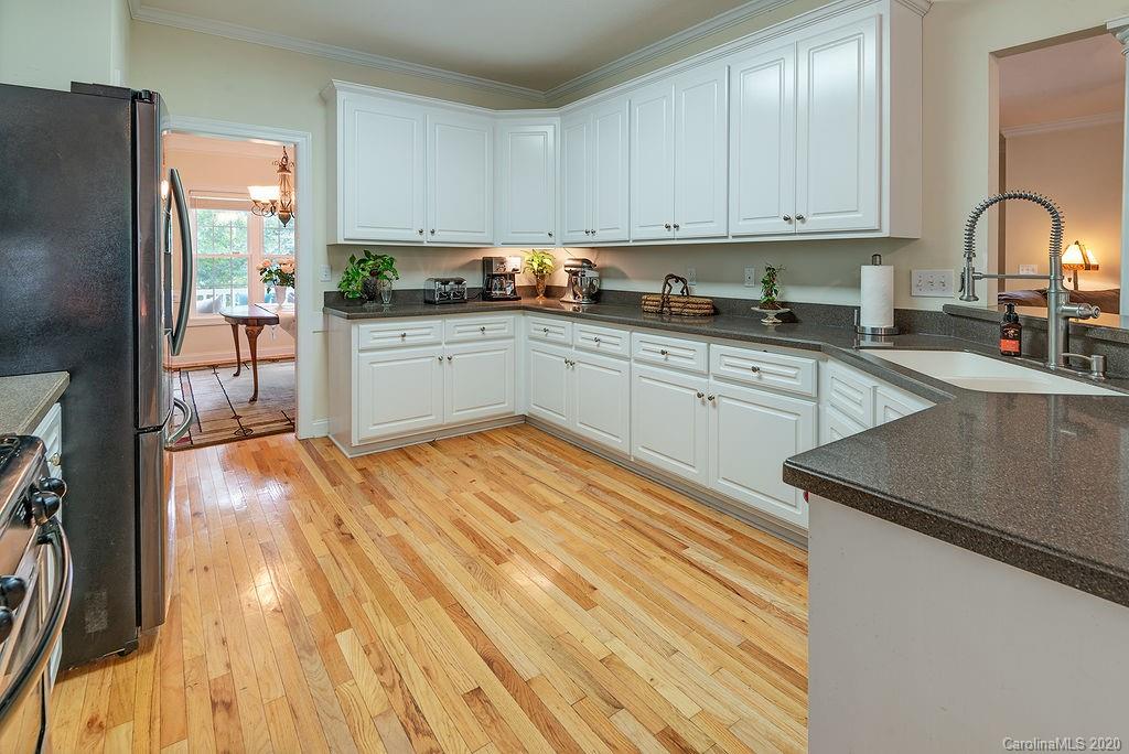 32 Lockes Lane Candler NC 28715