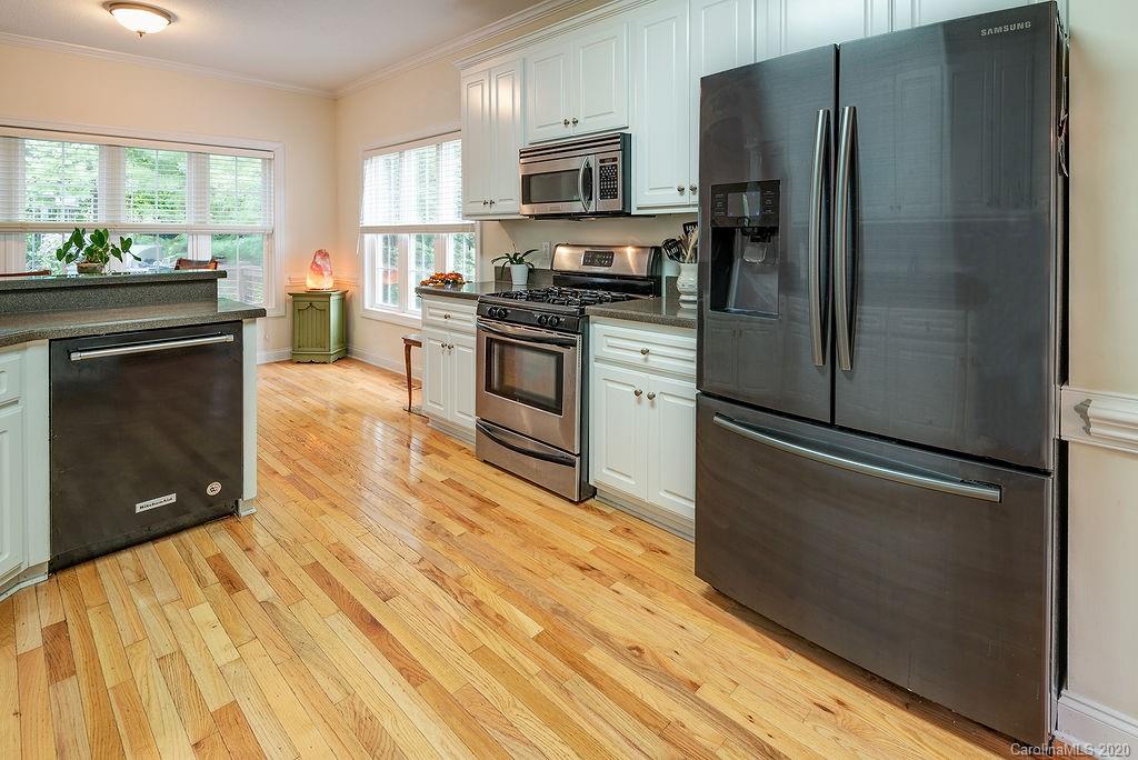 32 Lockes Lane Candler NC 28715