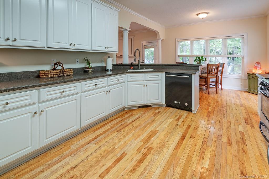 32 Lockes Lane Candler NC 28715