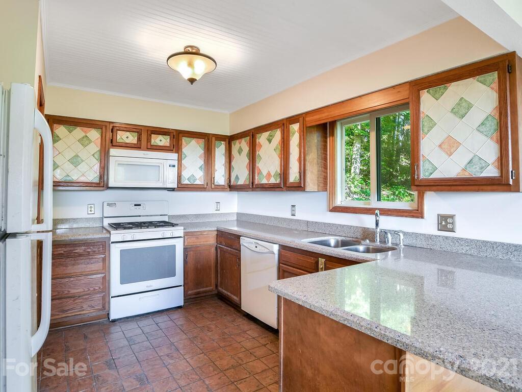 116 Hoot Owl Hollow Fairview NC 28730