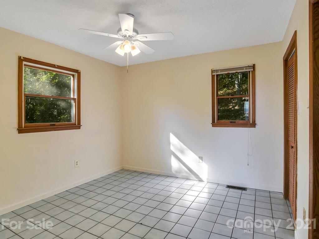 116 Hoot Owl Hollow Fairview NC 28730