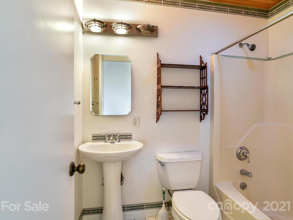 116 Hoot Owl Hollow Fairview NC 28730