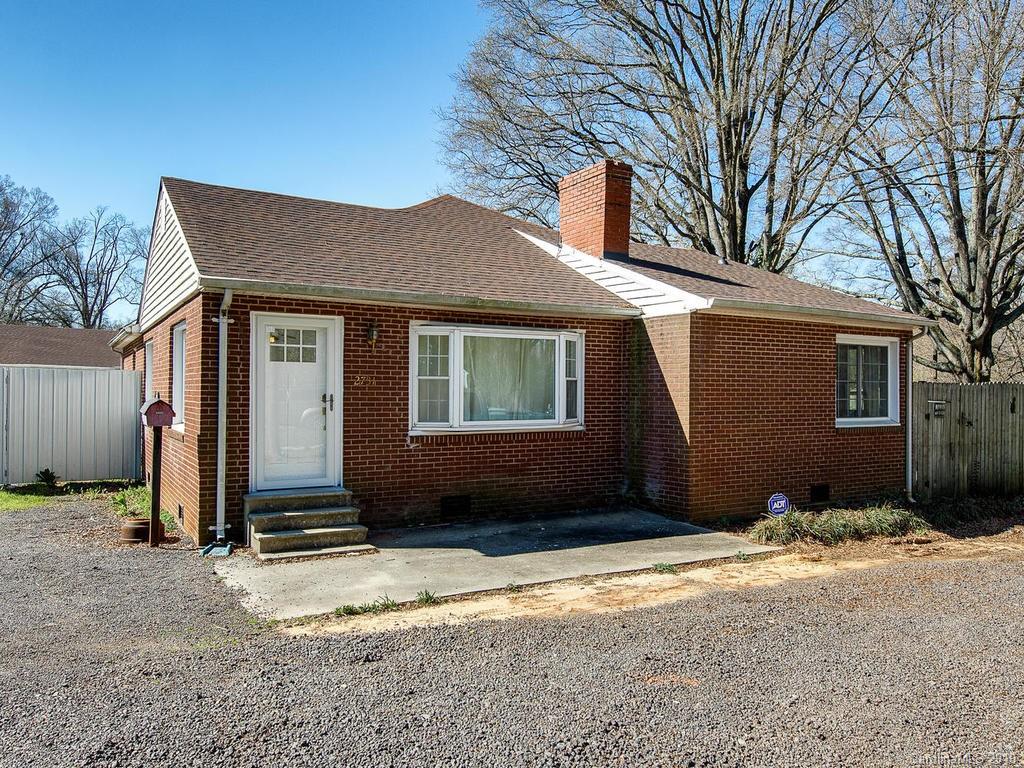 2731 Gibbon Road Charlotte NC 28269