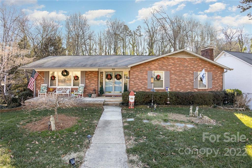 1061 18th Avenue NW Hickory NC 28601