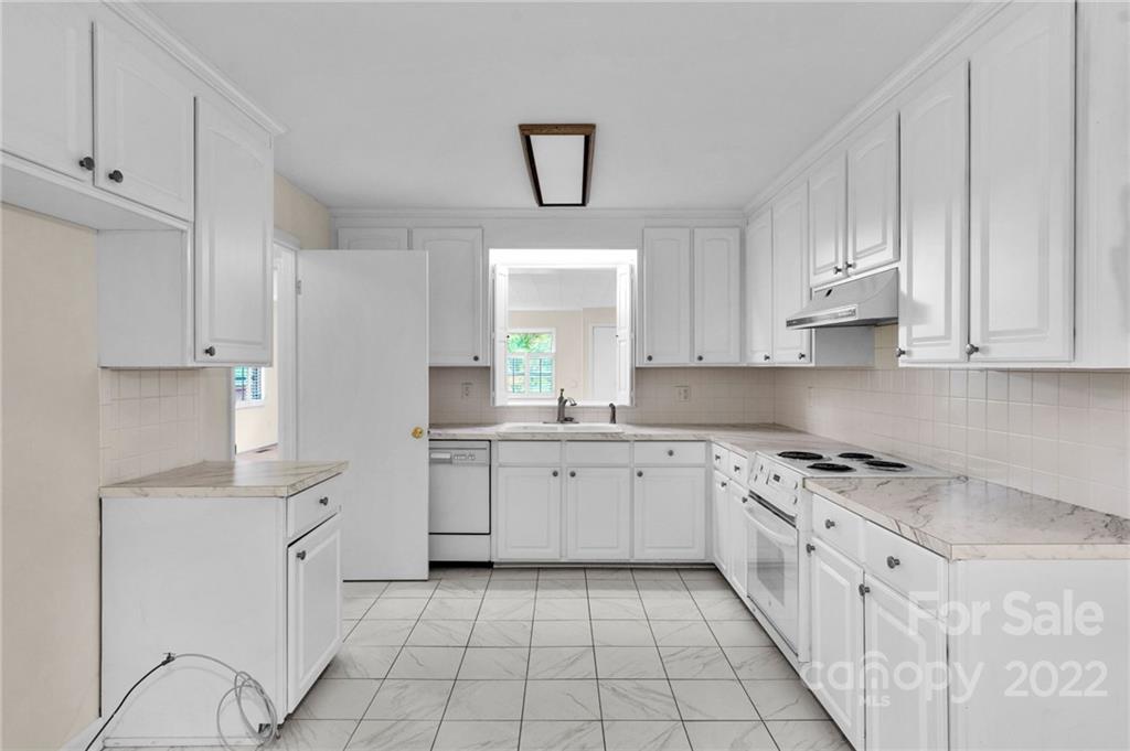 8110 Ottawa Lane Charlotte NC 28227