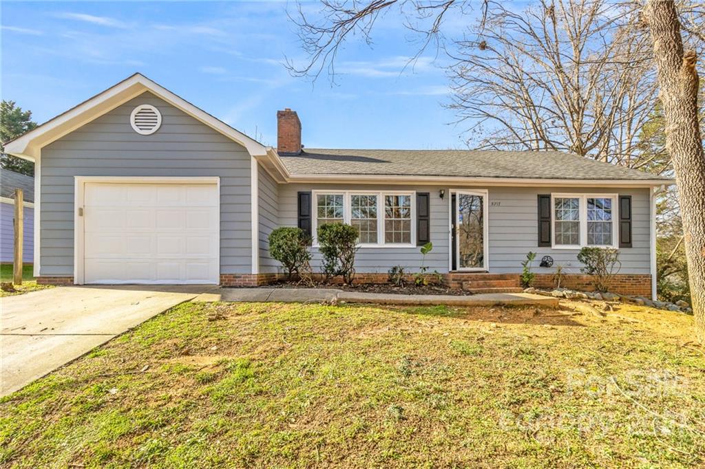 5717 Lambrook Court Charlotte NC 28269