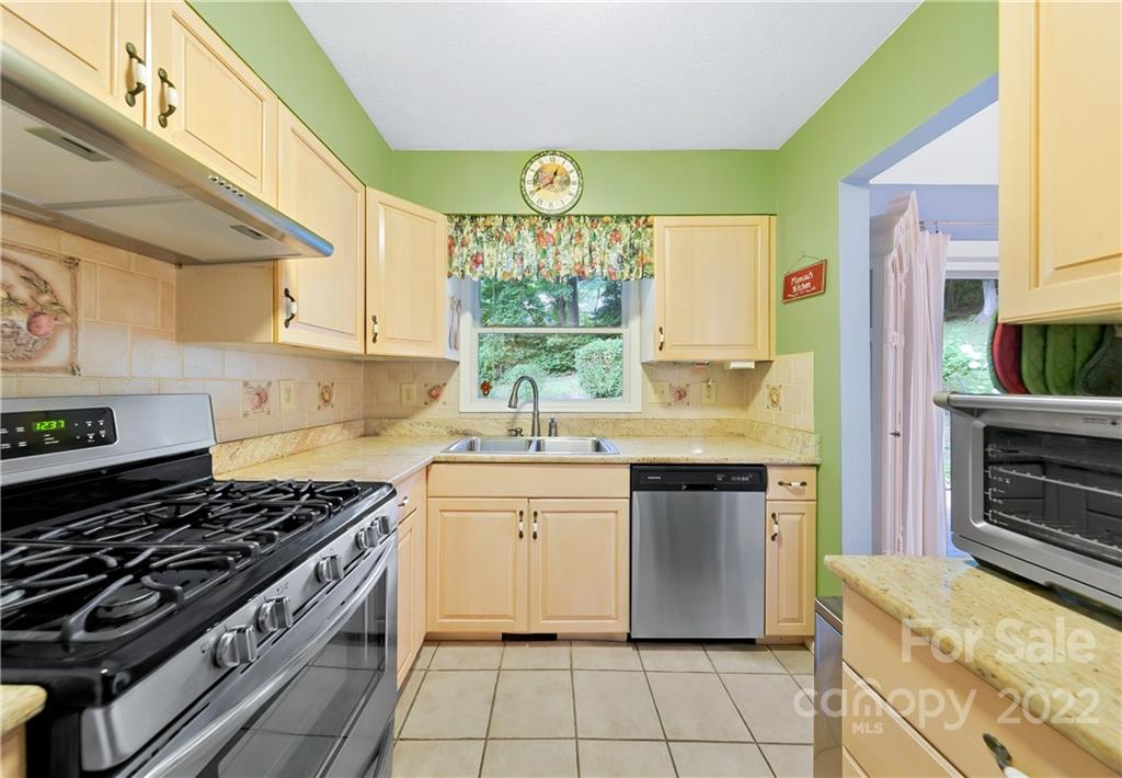 8 Auburndale Drive Asheville NC 28806