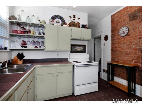 25 Highland Street Asheville NC 28801
