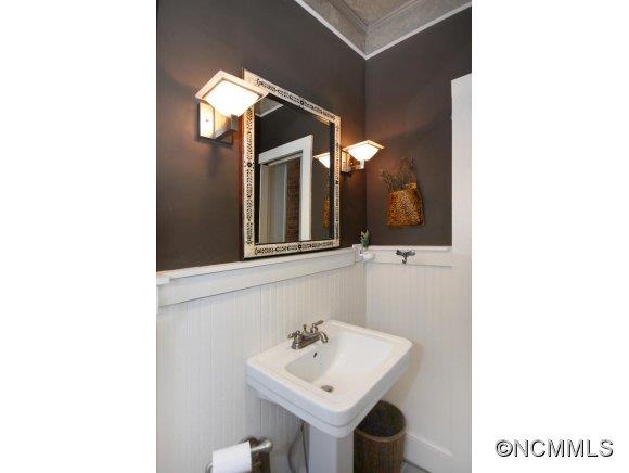 25 Highland Street Asheville NC 28801