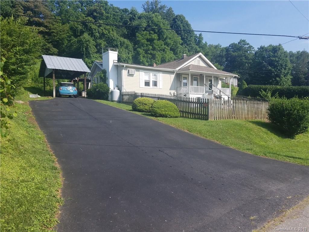 33 Medford Avenue Waynesville NC 28786