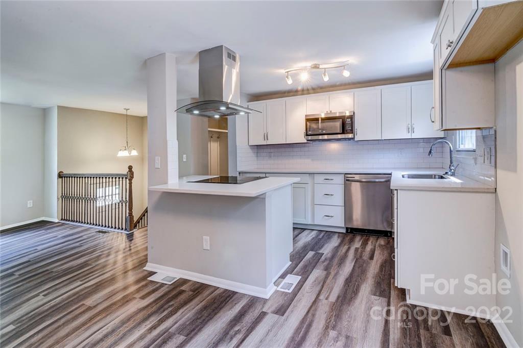 7947 Monfreya Court Charlotte NC 28212
