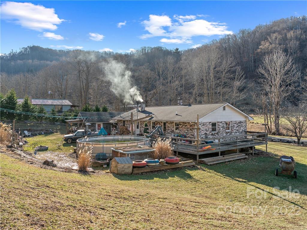5295 Prices Creek Road Burnsville NC 28714